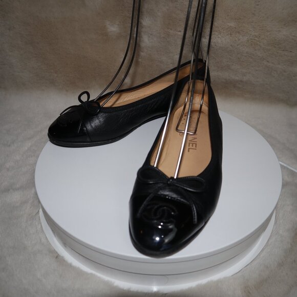 Chanel Ballet Shoes - Picture 4 of 16